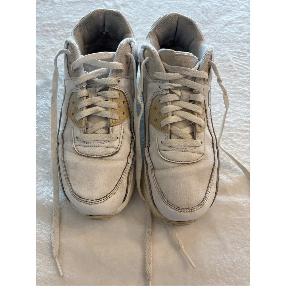 Nike air max 90 youth unisex size 7 Y triple all white athletic shoes sneakers